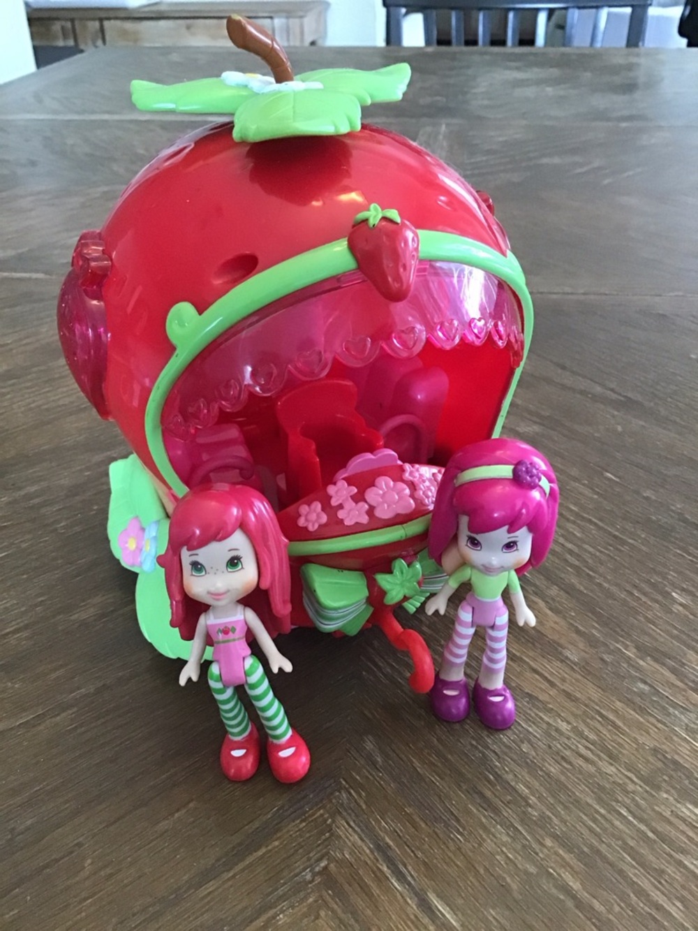 Vintage Strawberry Shortcake Berry Carriage & 2 Strawberry shortcake Dolls